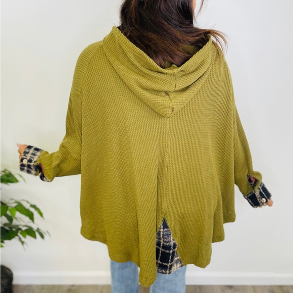 Thermal Hooded Top with Plaid Detail “NEW” - Picture 2 of 4